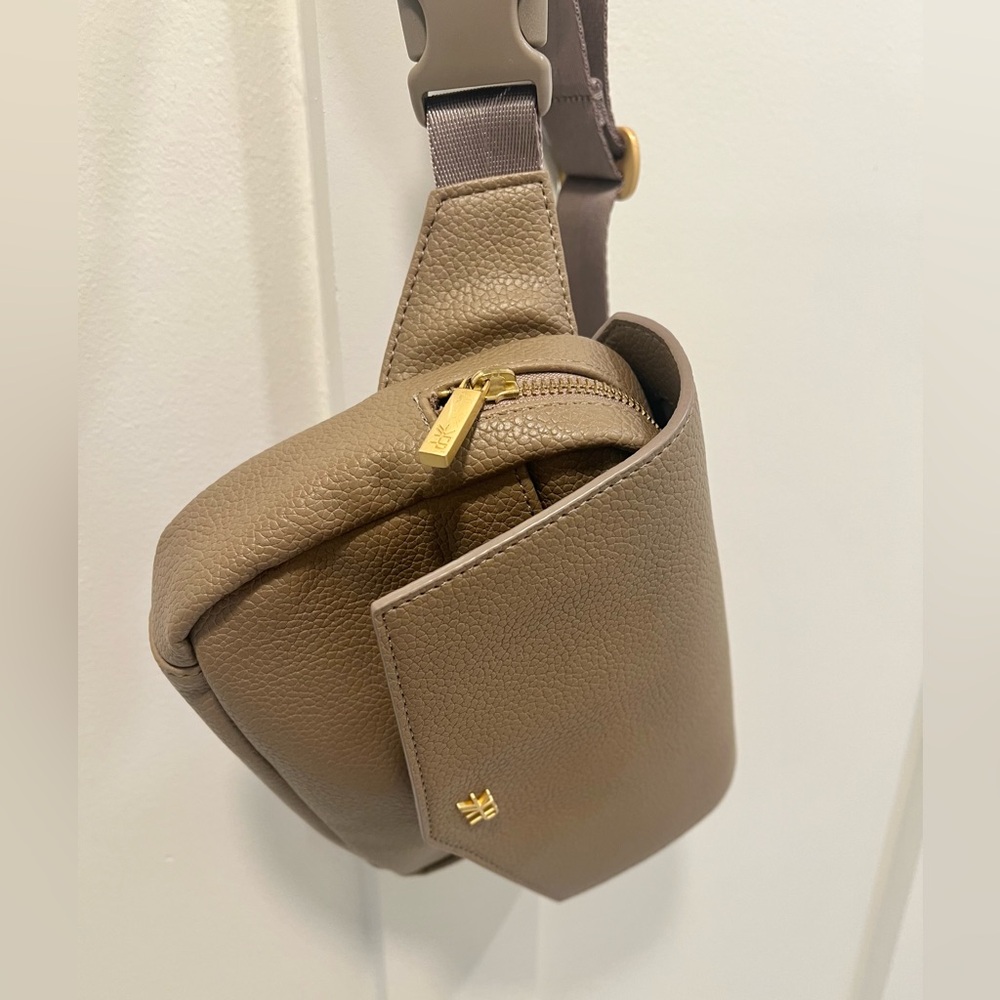 Freshly Picked Tan Baby Bag - Picture 7 of 11